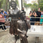 Paulo Gustavo é homenageado com estátuas em Niterói
