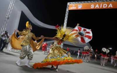 Desfile das Escolas de Samba de Niterói acontece no Caminho Niemeyer