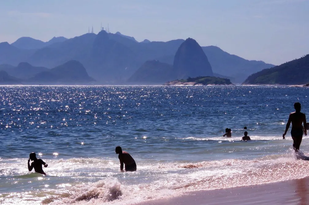 Confira as praias de Niterói liberadas para o banho