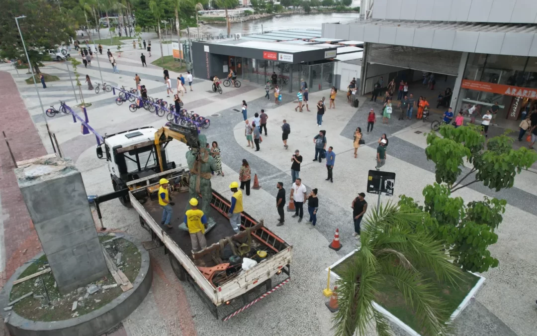Estátua de Arariboia ganha novo destaque em Niterói