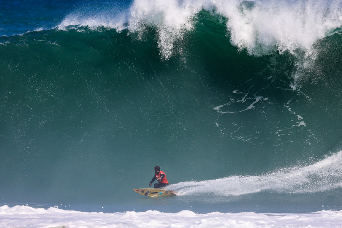 Ondas gigantes em Niterói: veja quem dominou o mar em Itacoatiara 