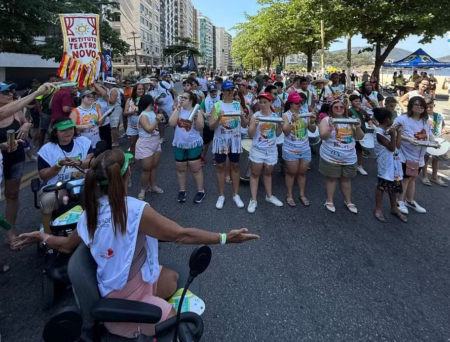 Carnaval inclusivo em Niterói: Bloco Percussomos do Amor