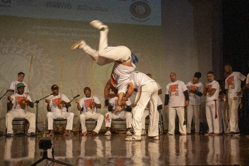 Apresentação de Capoeira no Teatro Popular em Niterói