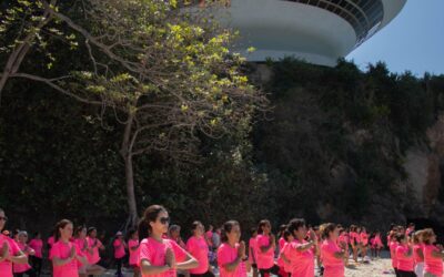 Yoga gratuito em Niterói tem edição de Outubro Rosa